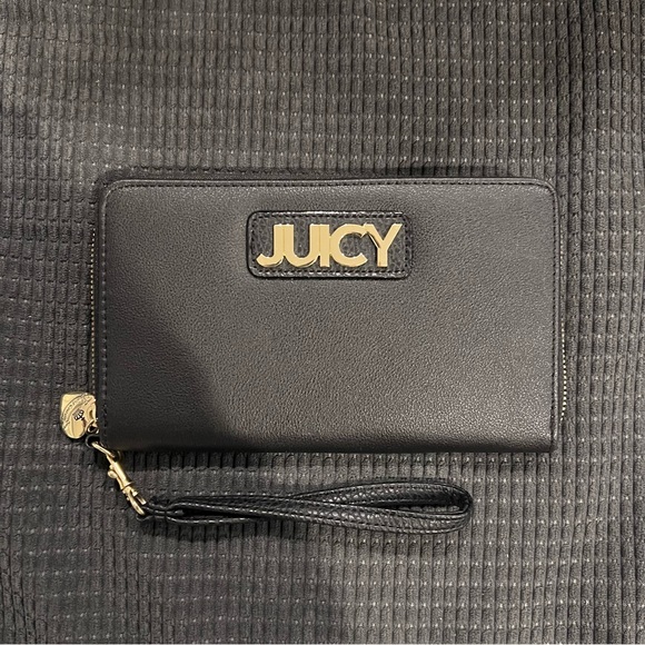 Juicy Couture Handbags - NWOT Large Juicy Couture Black Wallet